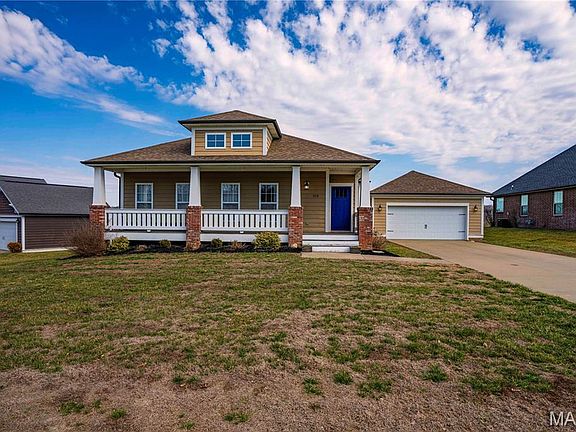 3rd image of 614 Cloverdale Ranch Rd