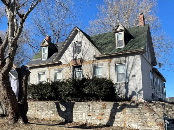 1026 Highland Ave, Lexington, MO 64067