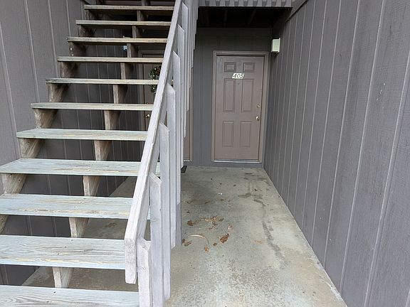 2nd image of 405 Nancy Dr