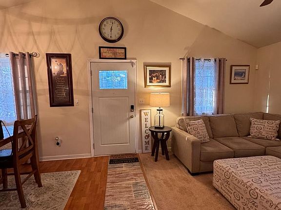 4th image of 606 Edgewood Ave