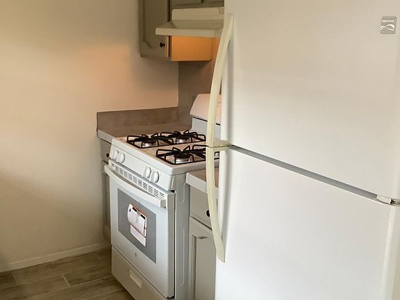 5th image of 2417 Tamarack Ave #D