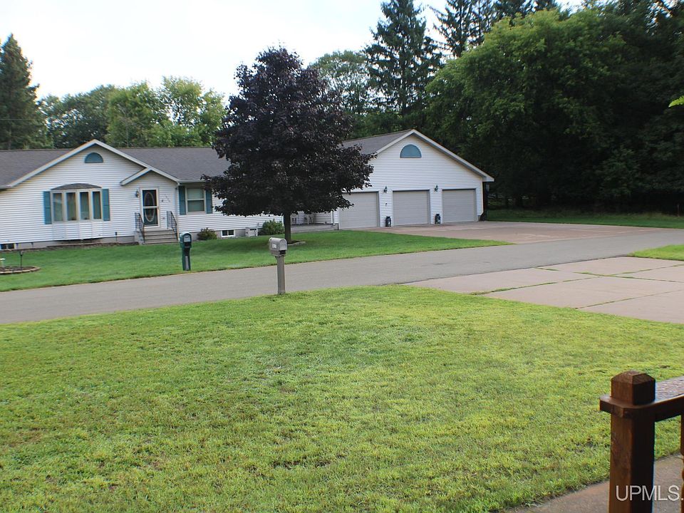 1027 Michigan Ave, Kingsford, MI 49802 MLS 50120157 Zillow