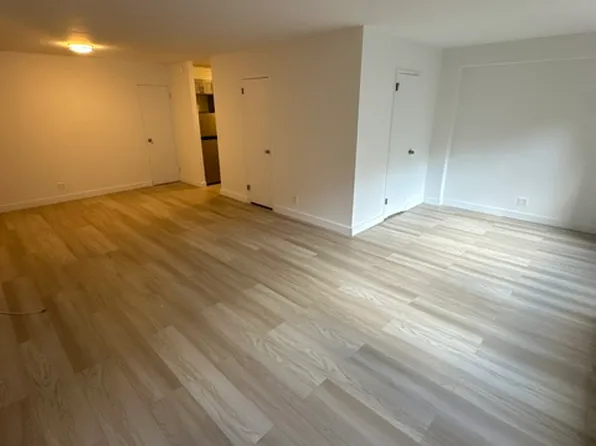 321 E 48th St, New York, NY