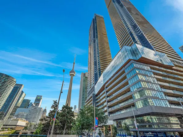 1 Concord Cityplace Way #5210, Toronto, ON M5V 0X3