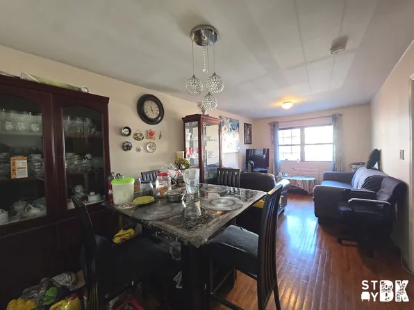 224 Quincy Street image 1 of 13