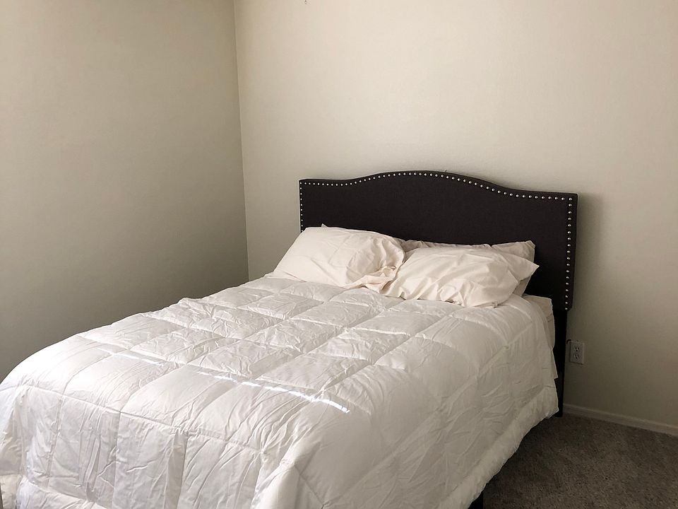 2nd image of 45733 W Meadows Ln