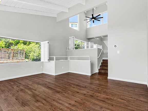 5th image of 10 Sereno Cir