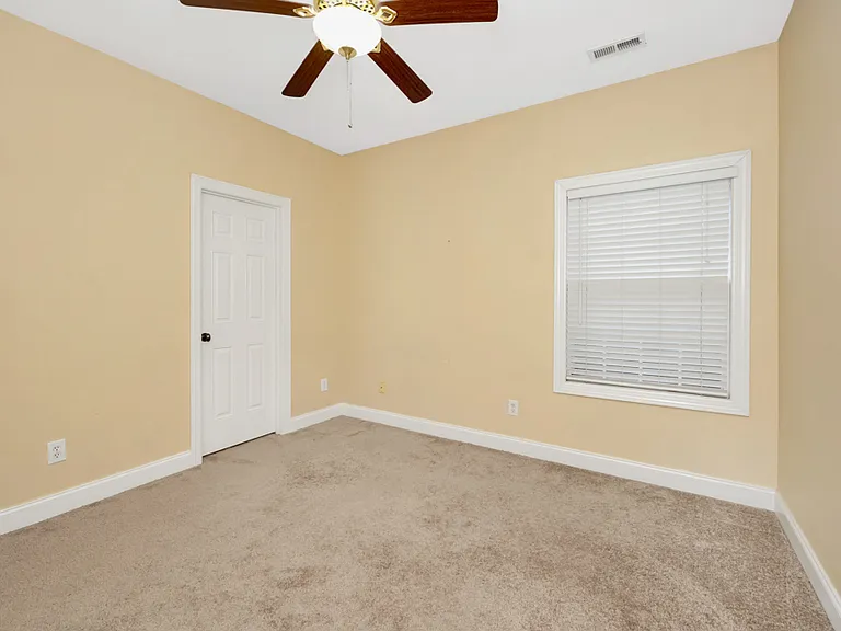 29863 Thunderpaw Dr — Photo 12