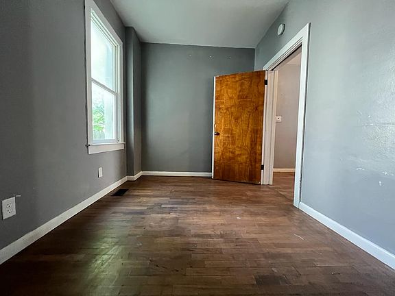 5th image of 620 E Mishawaka Ave #1