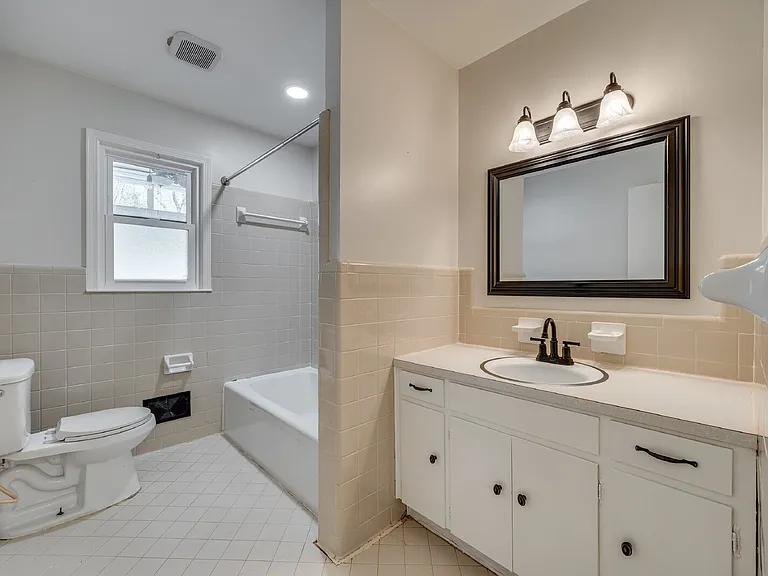 1615 Tillman St — Photo 30