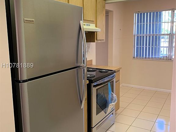 3rd image of 8450 Lagos De Campo Blvd APT 207