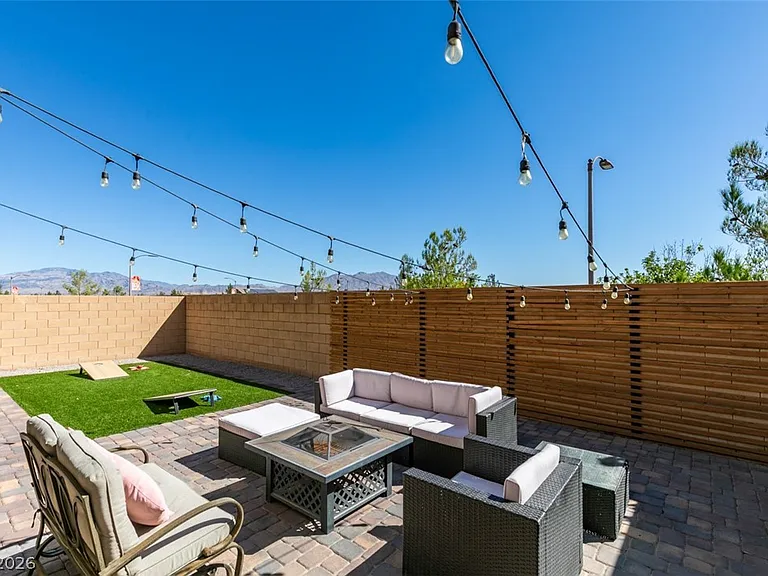 8160 Skye Desert Dr — Photo 46