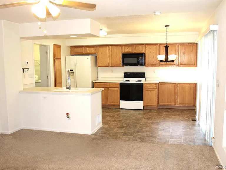 4915 Waldenwood Dr — Photo 2