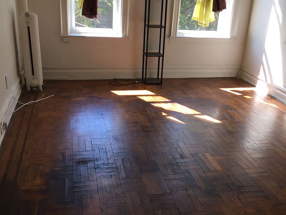 2nd image of 198 E 55th St