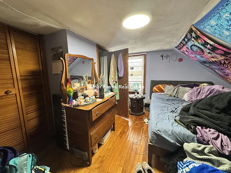585 Somerville Ave #3B — Photo 10