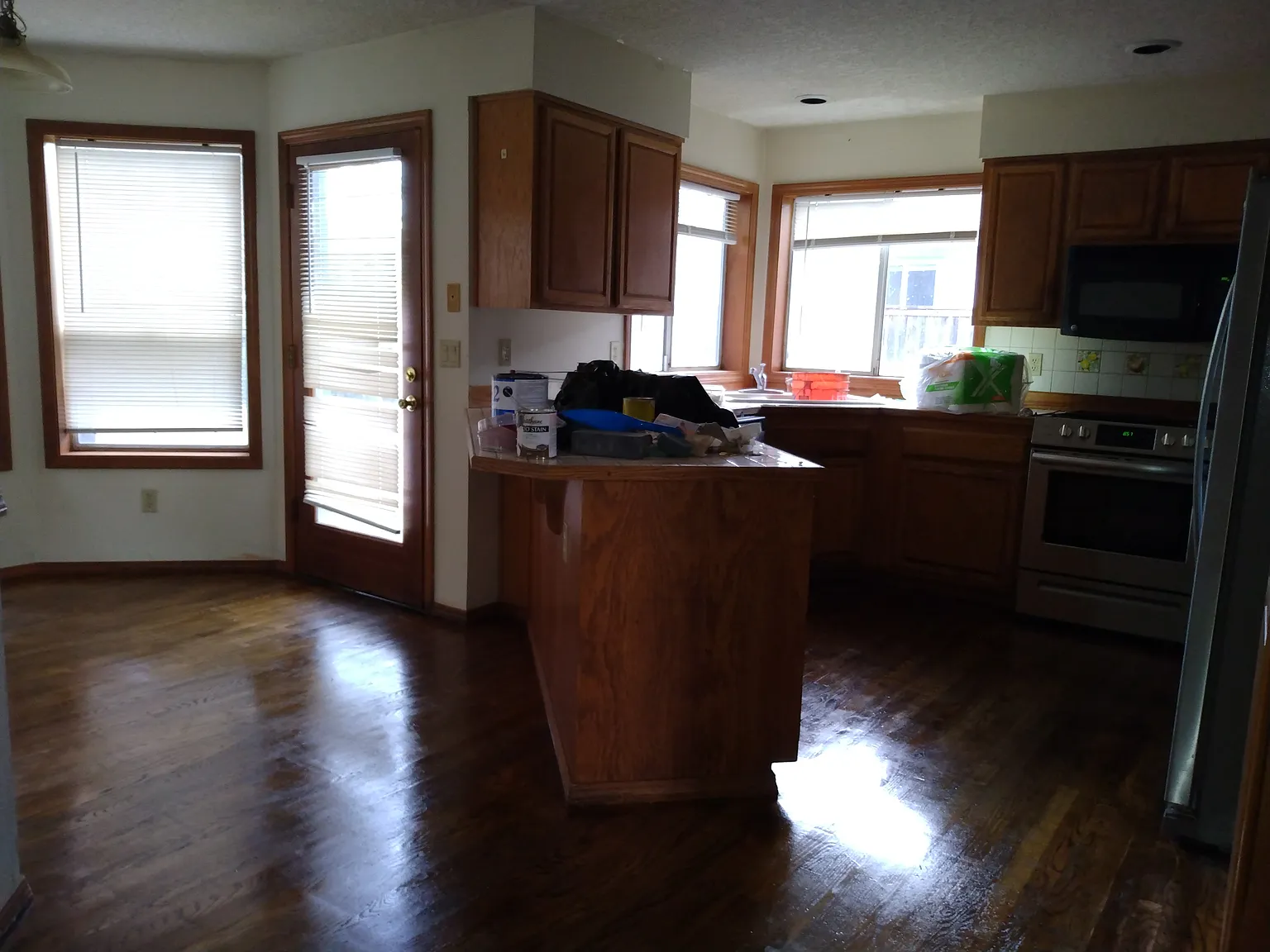 3 bed, 2.5 bath, 2094 sqft, $2,600 — Photo 2