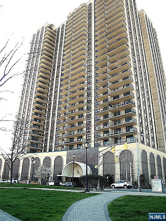 7855 Boulevard 1106 photo 1