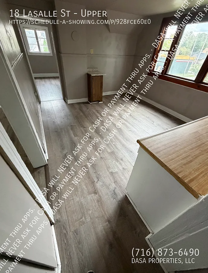 18 Lasalle Upper - 1 Bed / 1 Bath — Photo 3
