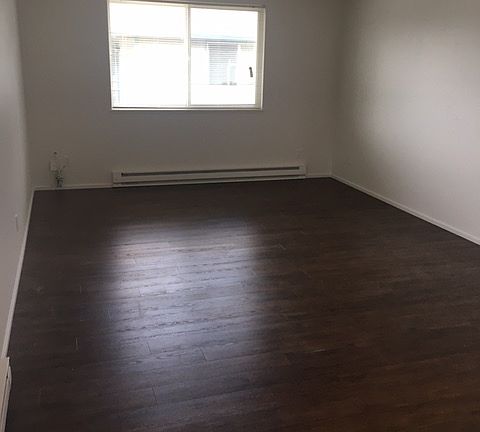 4th image of 2223 Hawthorne St APT D