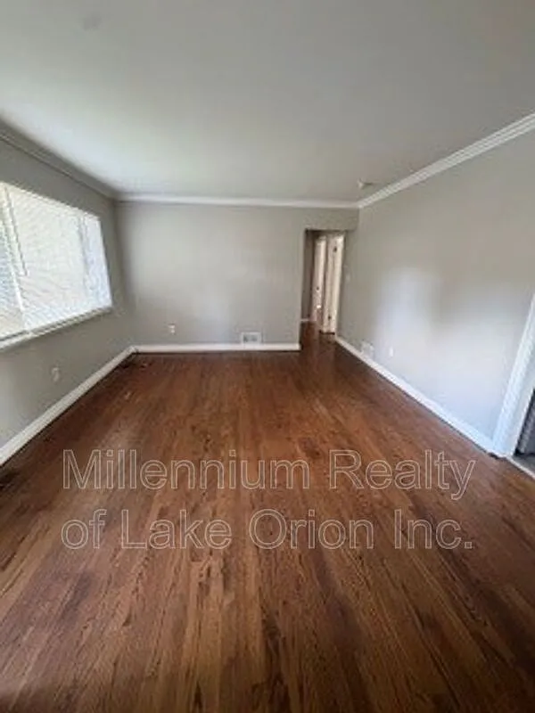 3 bed, 1.0 bath, 1000 sqft, $1,395 — Photo 3