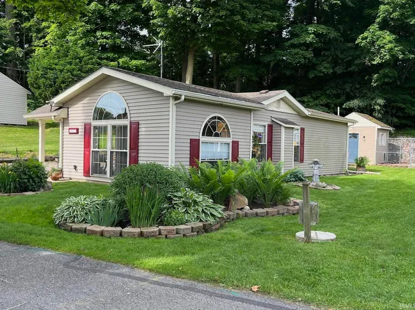 6020 S 970 E, Wolcottville, IN 46795