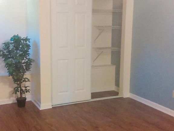 4th image of 624 3rd Ave S