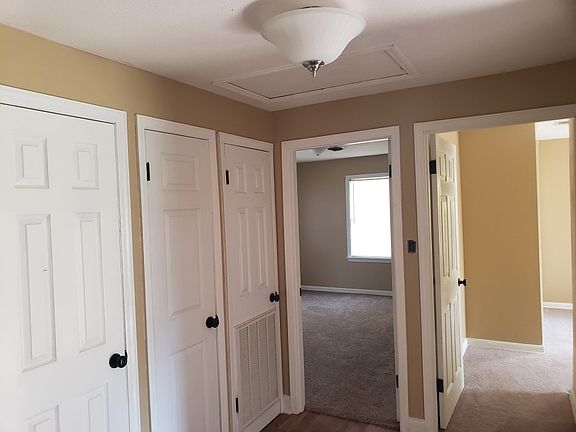 5th image of 140 Creekside Dr