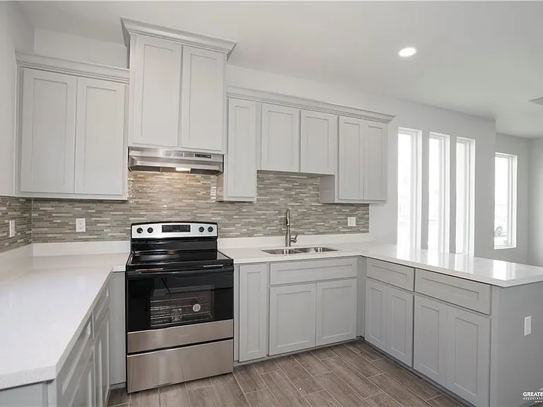 5900 Puffin Ave #4 — Photo 5