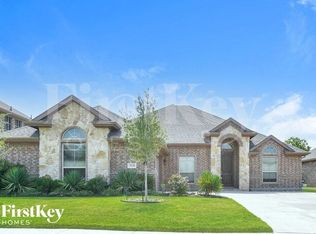 7620 Town Lake Dr, Grand Prairie, TX 75054