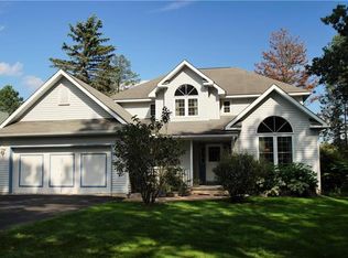 7 Summit Dr, Mount Pocono, PA 18344