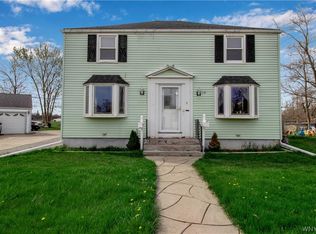 15 W Park Rd, Grand Island, NY 14072