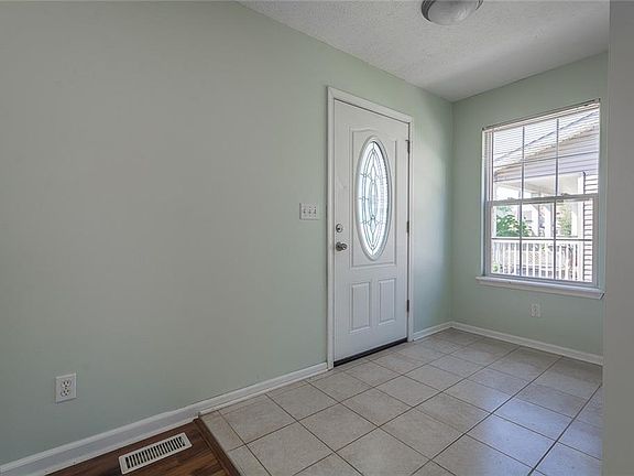 3rd image of 2387 E 39th St