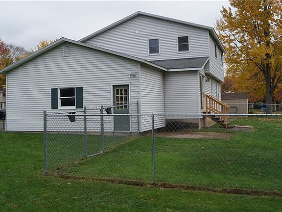 2nd image of 115 Fleetwood Ln