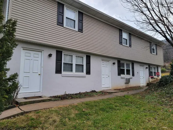 675 E Main St APT B2, Ephrata, PA 17522