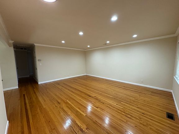 3rd image of 966 Cera Dr