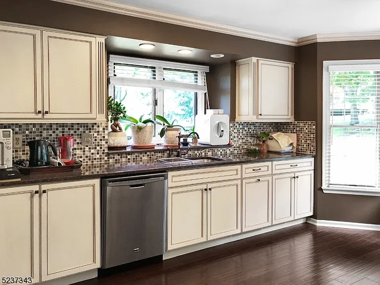 111 Autumn Ridge Rd — Photo 4