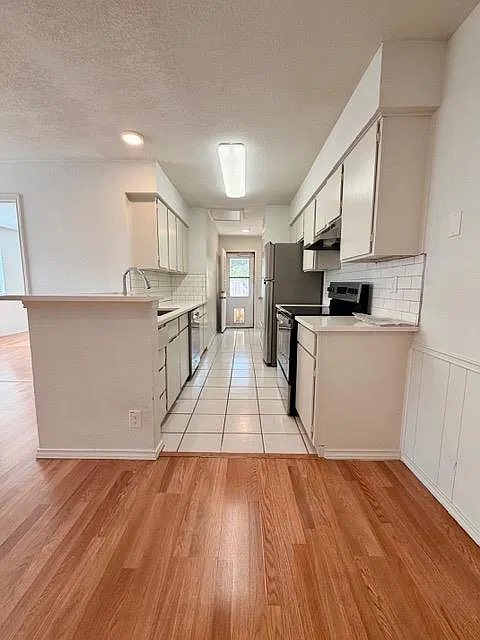 3 bed, 2.0 bath, 1914 sqft, $1,750 — Photo 2