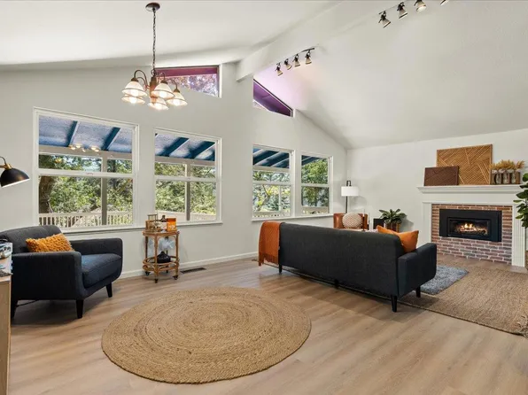 12 Summit Ave, Felton, CA 95018