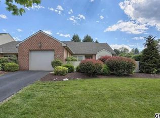 126 Cambridge Dr, Hershey, PA 17033