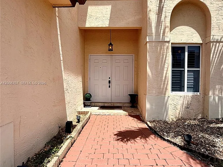 2615 NE 42nd Ave — Photo 3