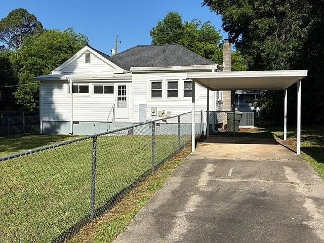 710 Westwood Dr — Photo 3
