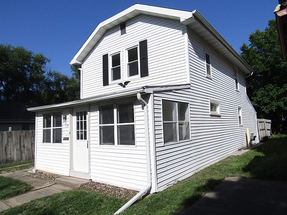 3rd image of 112 N Oakhill Ave