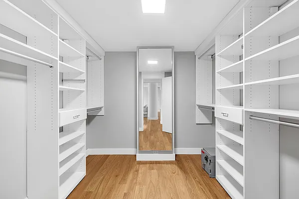 Rented by Engel & Völkers New York City | media 9