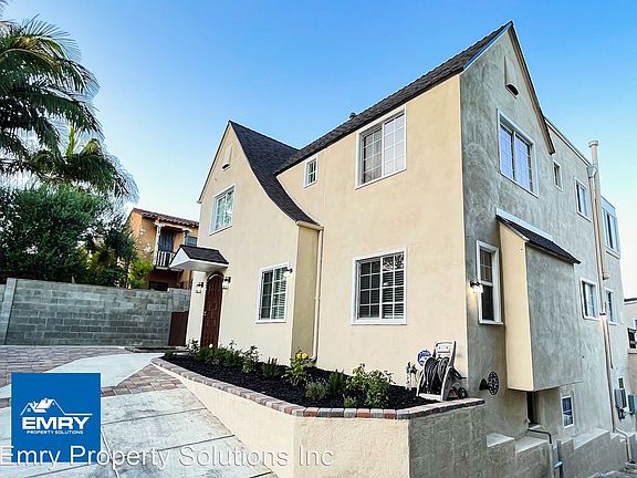 3rd image of 516 N Mariposa Ave
