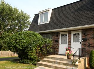 31 Stoneledge Ct, Williamsville, NY 14221