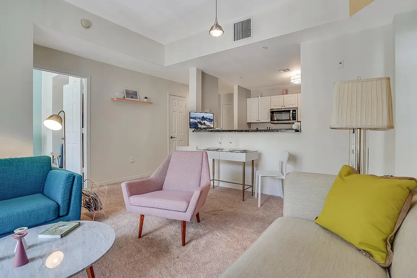 2 bed, 1131 sqft, $2,800 — Photo 2