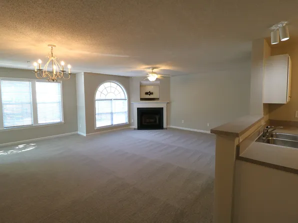 421 Timberline Ridge Ct, Winston Salem, NC 27106