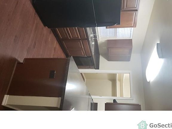 3rd image of 325 Thomas Blvd
