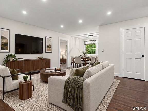 3rd image of 35 Columbine Drive