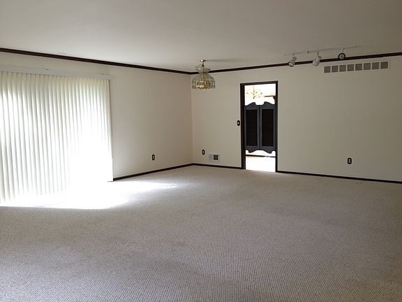 3rd image of 29780 Farmbrook Villa Ln